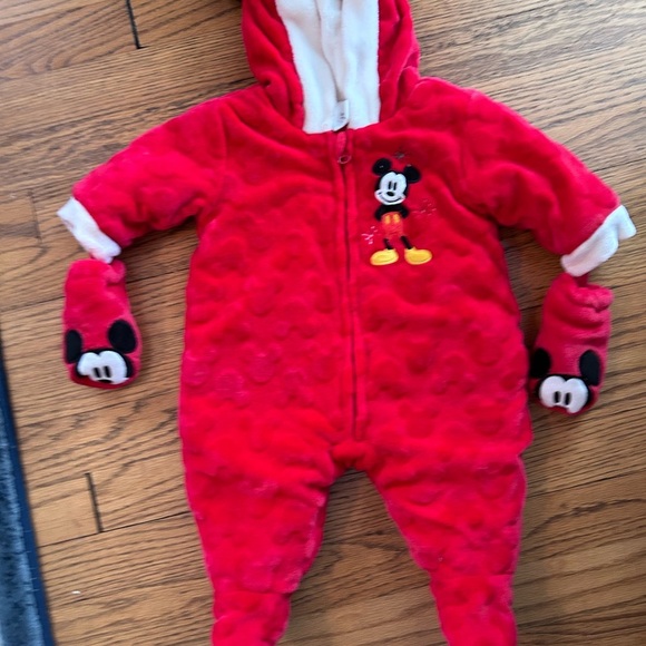 Disney Store Mickey Holiday Footed Bodysuit Romper Baby Boy Girl Size 0-3 - Picture 2 of 11
